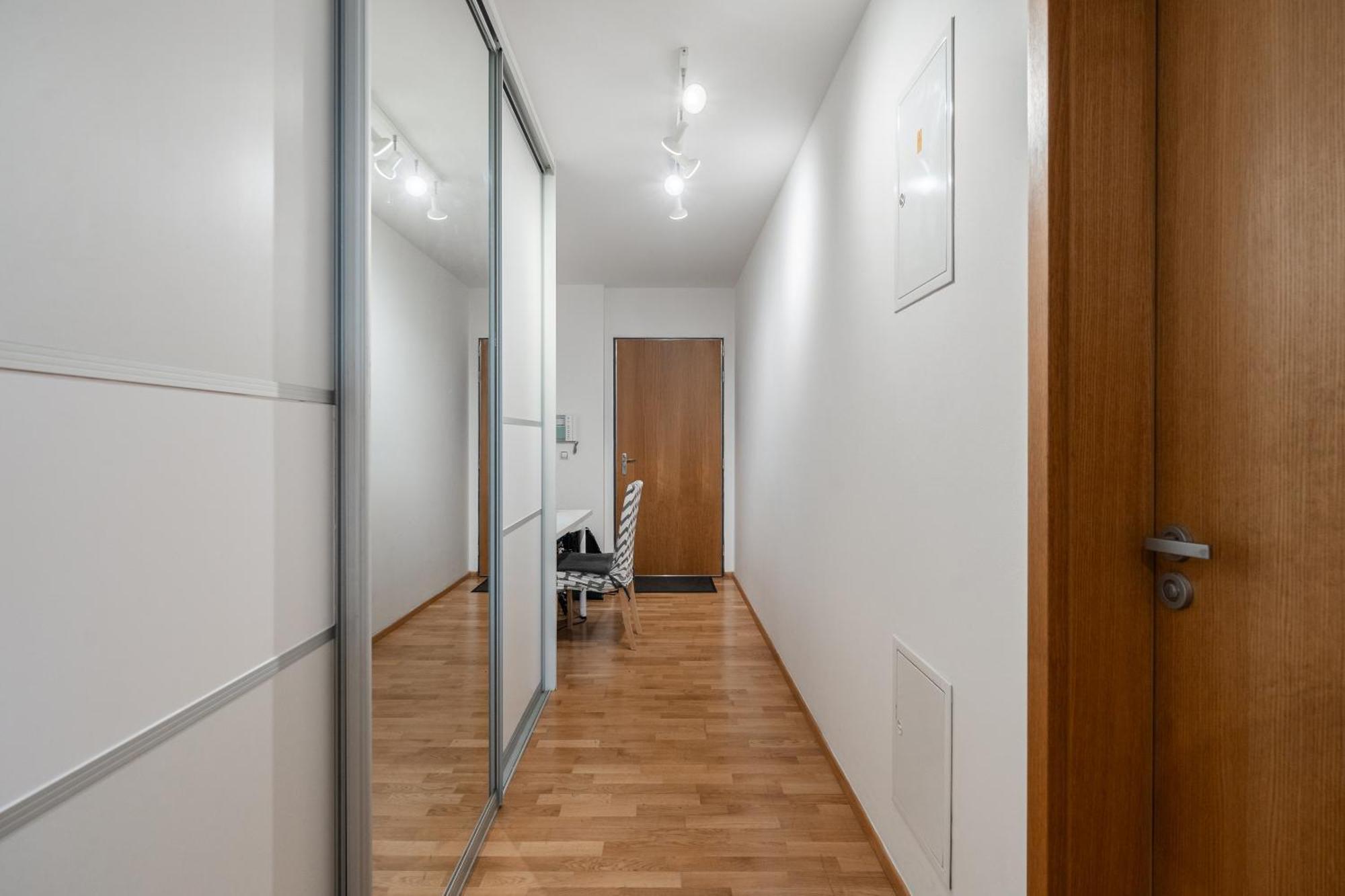 Apartment Krizikova Down Town With Parking *